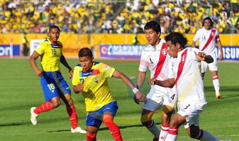 Fútbol Ecuador Selección Nacional Alineación de Perú y ...