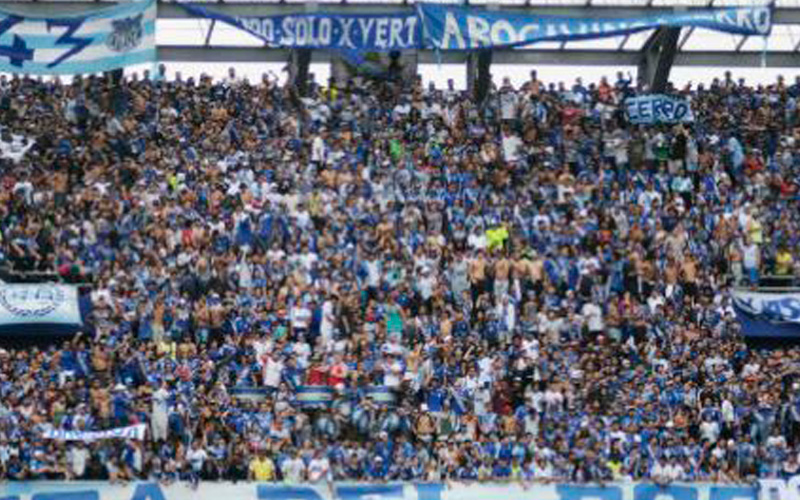 Serie A Nuevamente Se Registran Incidentes Entre Hinchas De Emelec En El Estadio Capwell Video 2946