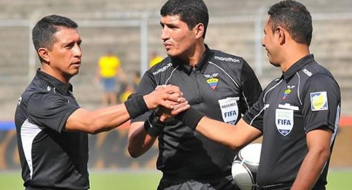 Fútbol Ecuador Serie B Listos Los árbitros Para La Próxima Fecha De La ...