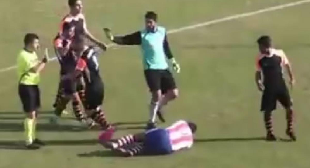 Fútbol Varios Futbolista Golpeó A Jugador Rival, Se Fue Expulsado Y ...