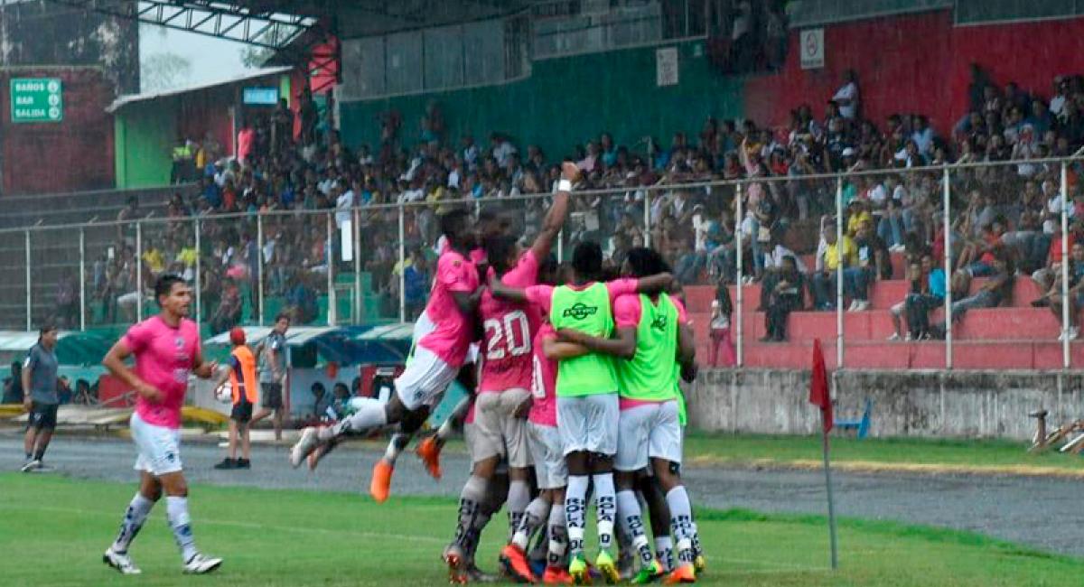 Fútbol Ecuador Serie B Independiente Juniors Está Invicto Y Es El único ...